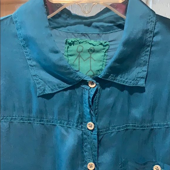 Pete & Greta Button up Top - Picture 3 of 4